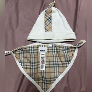 100% authentic. Read sizing tags. fits small. best for newborn to 6 mos